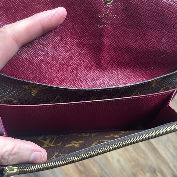 81836 Lv Monogram Emilie Long Wallet - Picture 3 of 8